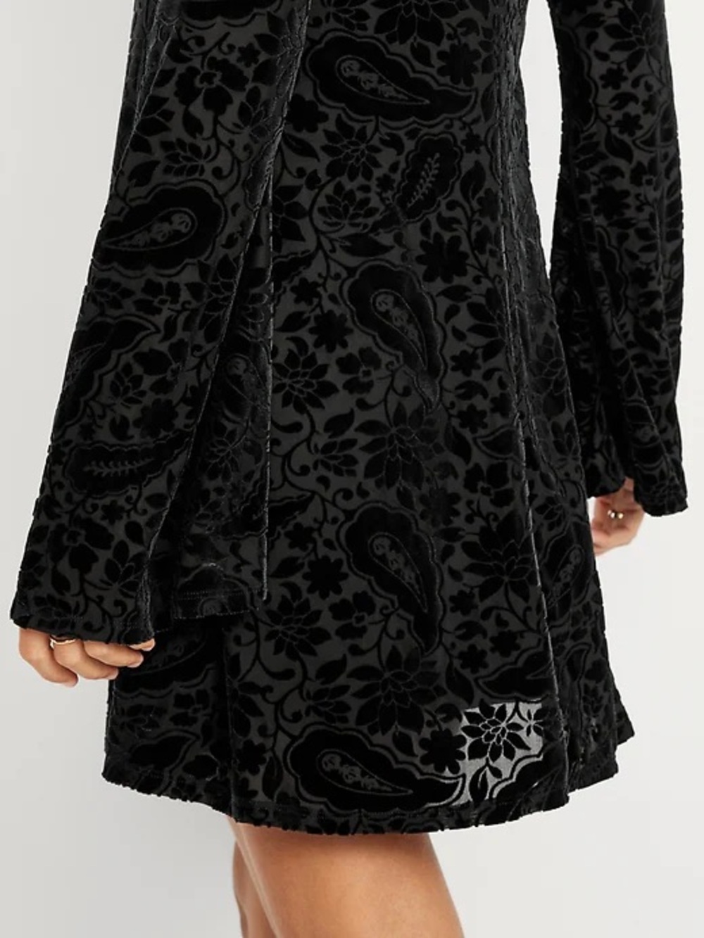 Old Navy Petite Long-Sleeve Velour Mini Dress - Picture 4 of 14